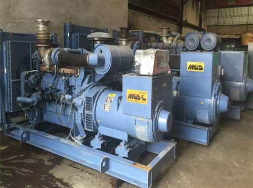 潜山发电机组带负载降电压是什么原因照成的？